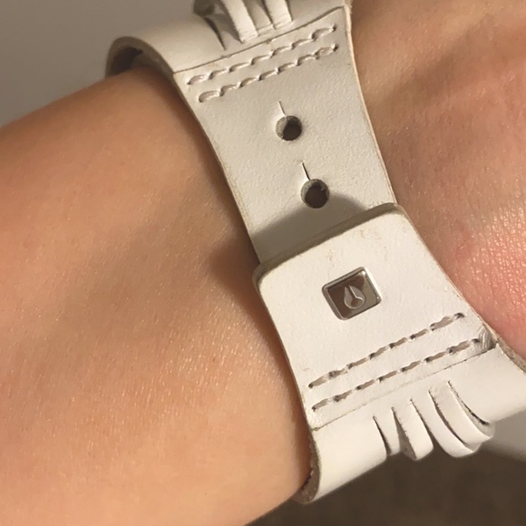 Nixon white leather and silver cuff watch - Picture 2 of 3